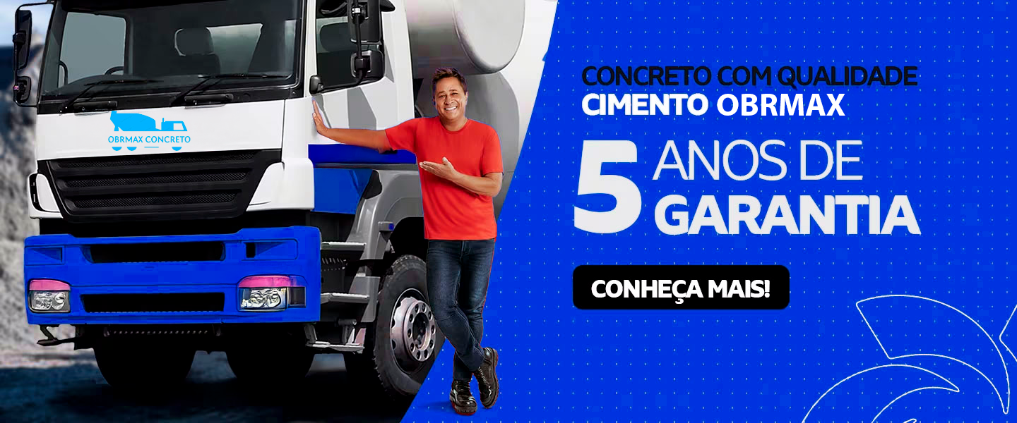cantor sertanejo leonardo apoiado em uma betoneira da engemix